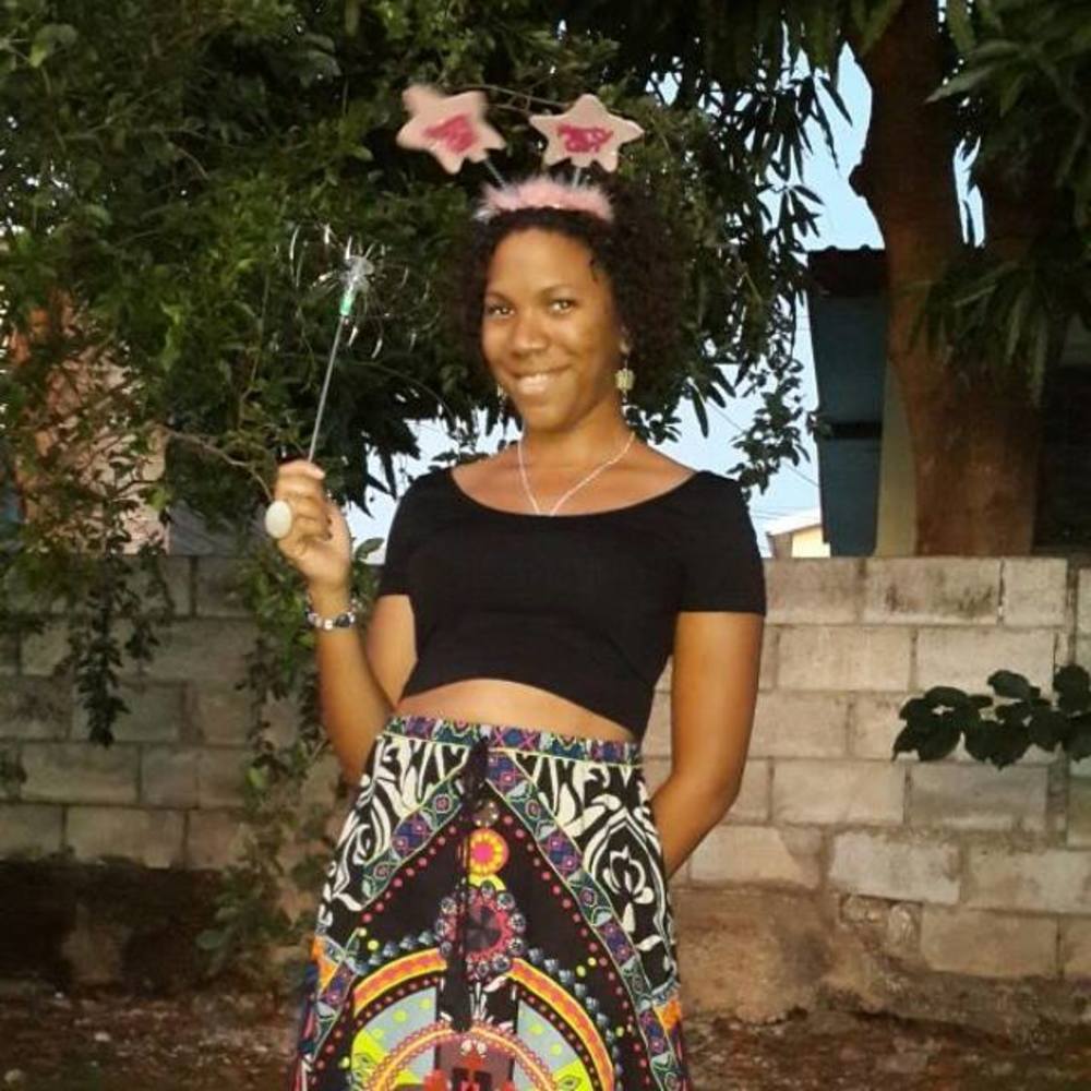 Meet your Posher, Elizabeth